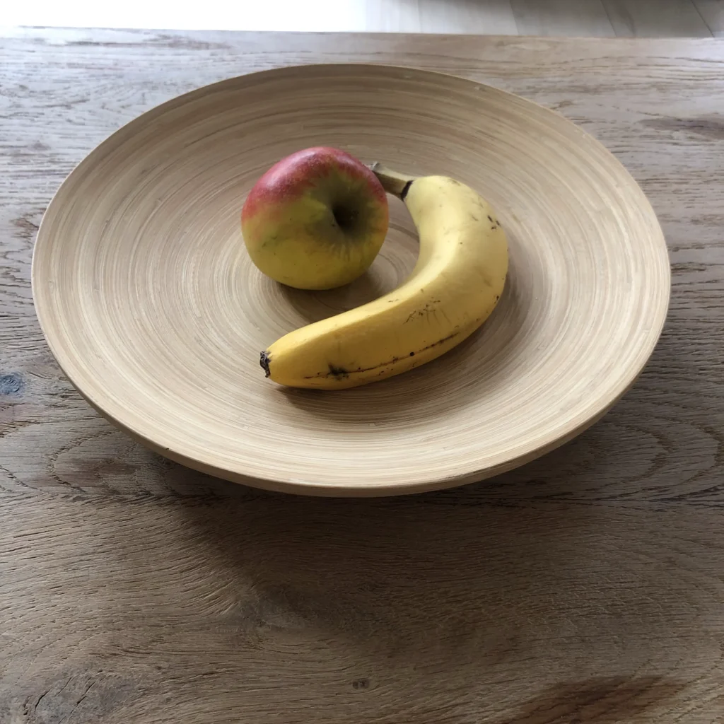 Fruitschaal op de koffietafel: een montessori aanpassing voor onze peuter
