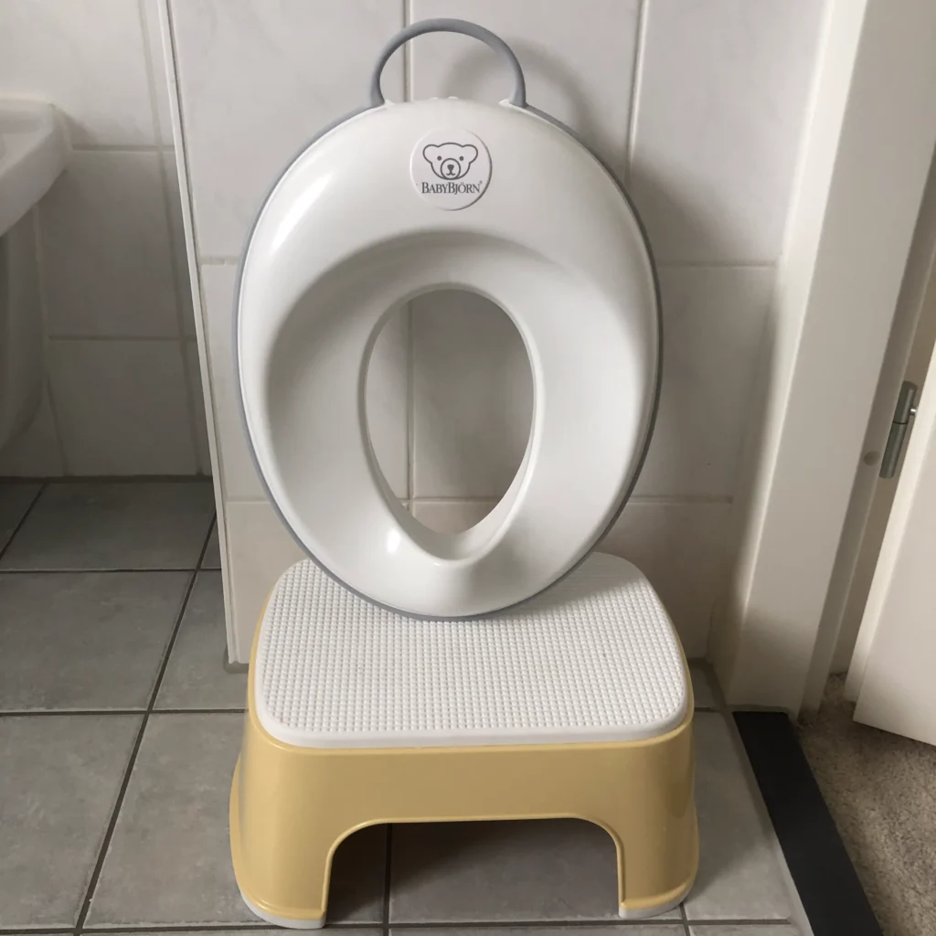 toiletverkleiner en wc krukje voor peuter van Baby Bjorn